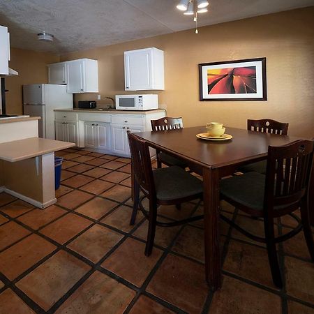 Tuscany Manor Palm Springs Exterior photo