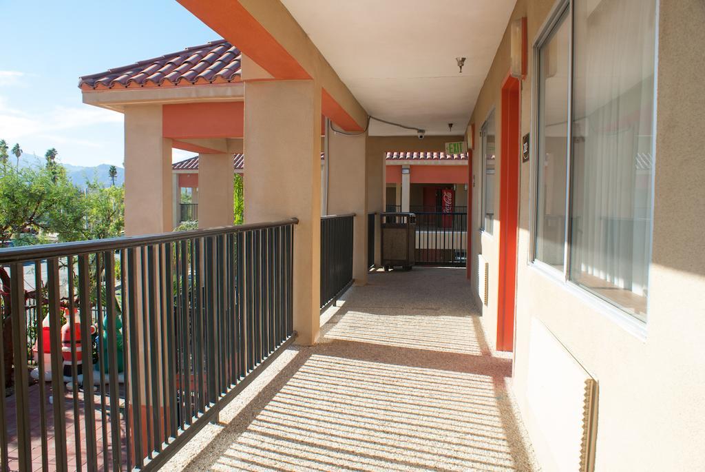 Tuscany Manor Palm Springs Exterior photo