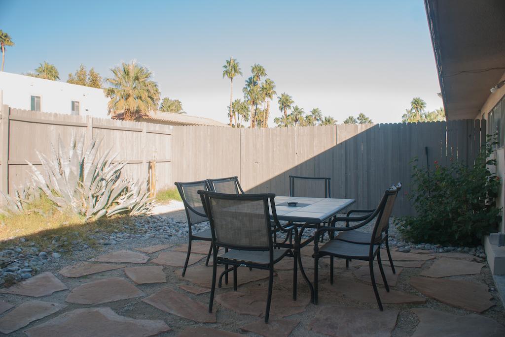 Tuscany Manor Palm Springs Room photo